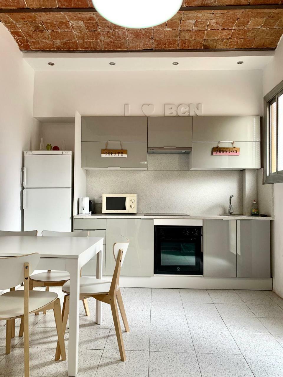 Charm Miro Apartment บาร์เซโลนา ภายนอก รูปภาพ